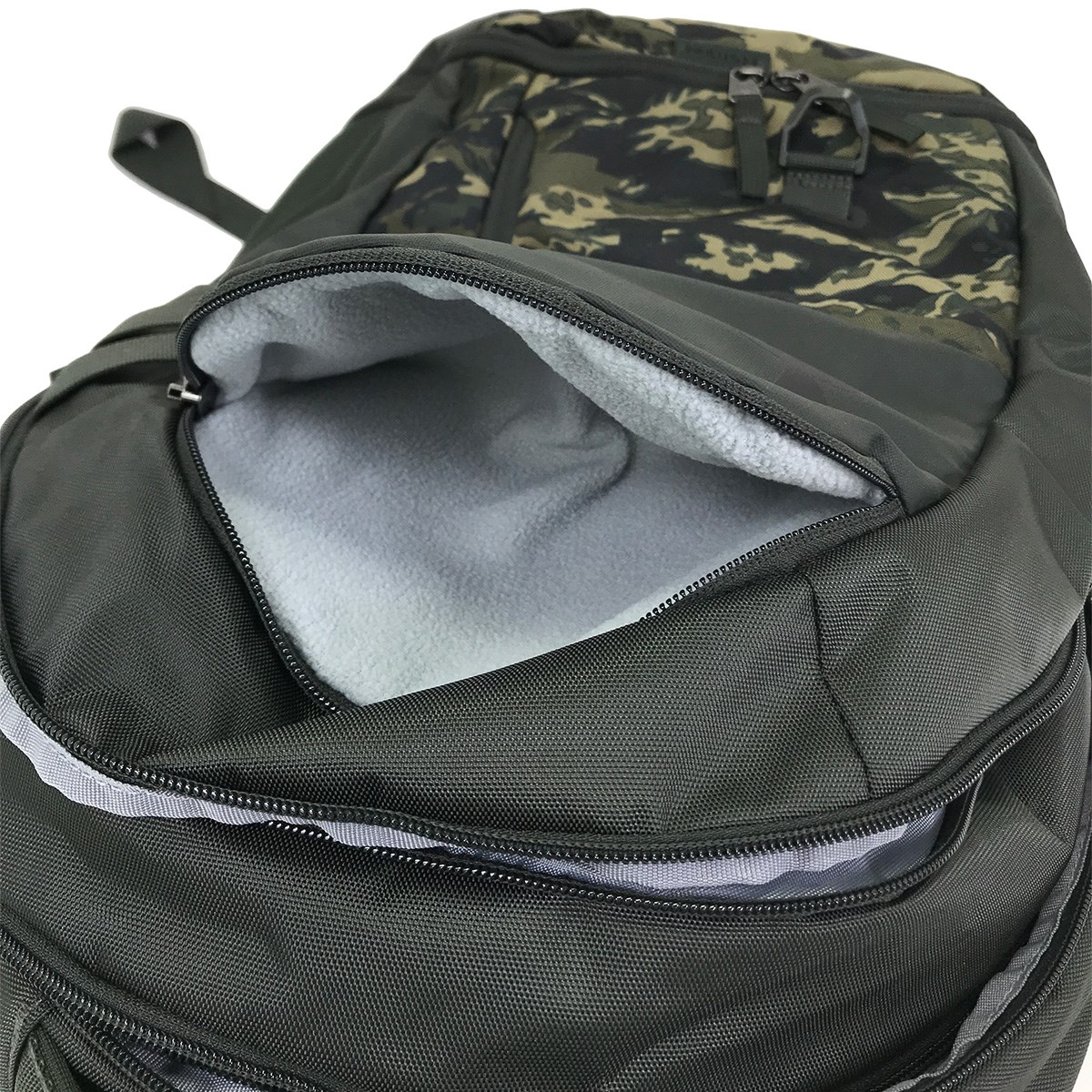 市場 アンダーアーマー ARMOUR LITE メンズ UNDER リュックサック BACKPACK ハッスルライトバックパック レディース  HUSTLE