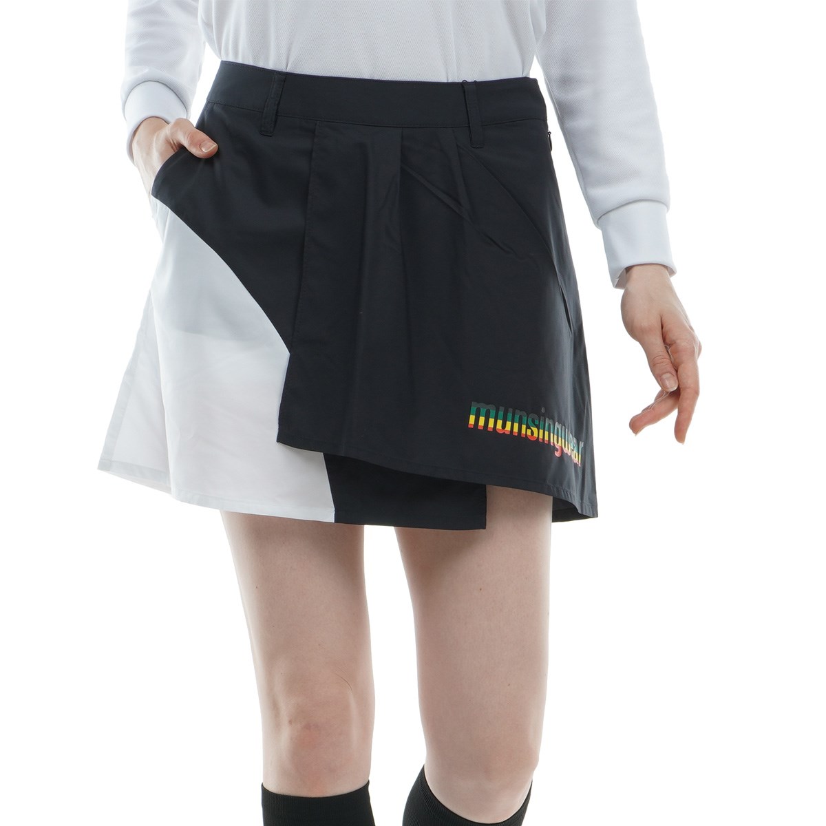 【新品】マンシングウェアゴルフスカートENVOYインナーパンツ付ラスタカラーS7 新品】マンシングウェアゴルフスカートENVOYインナーパンツ付